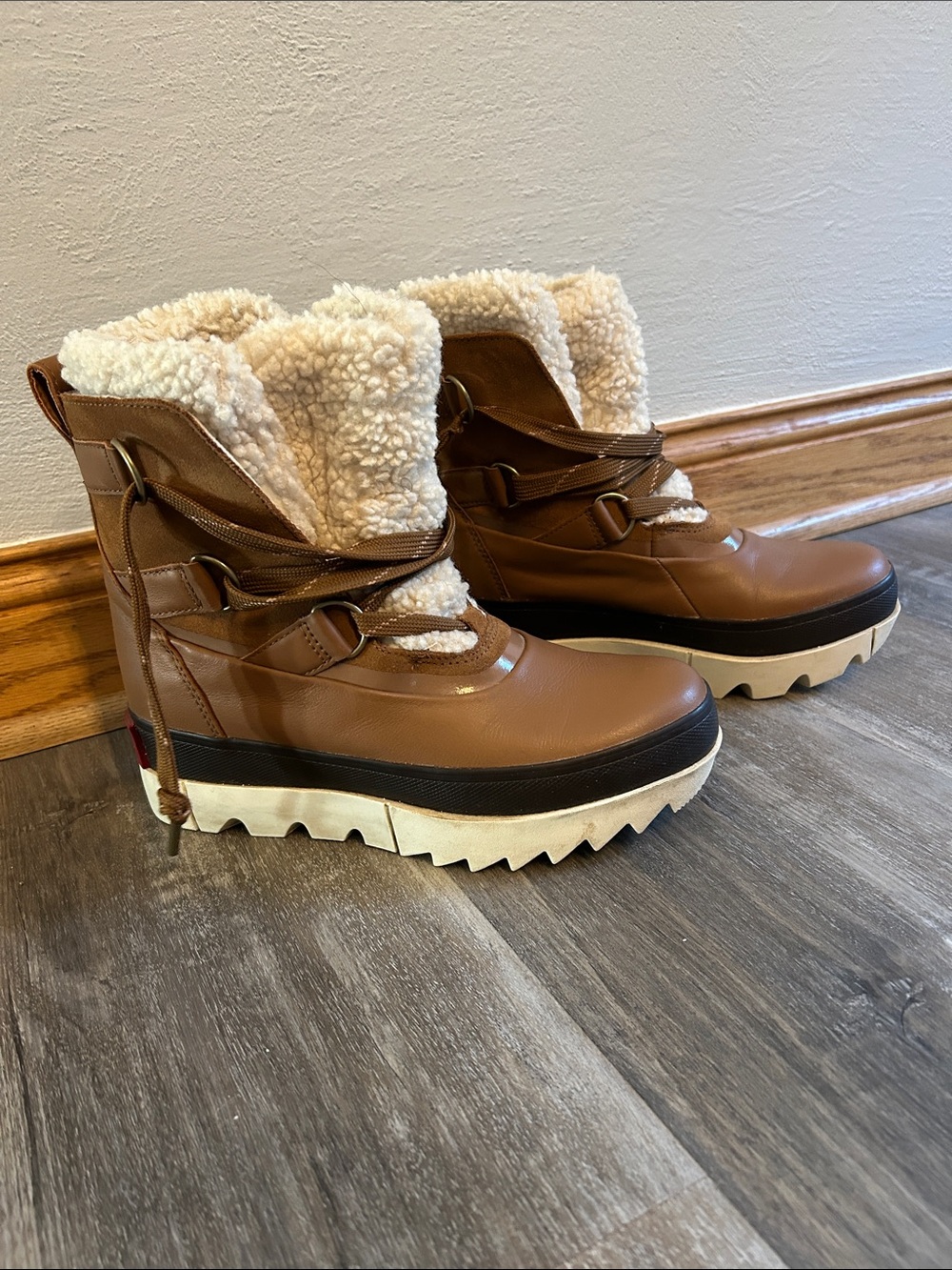 Sorel Women's Brown Faux-Shearling, Lace Up Winter Boots, Size 9, Waterproof